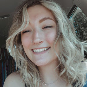 Meet your Posher, Alyia